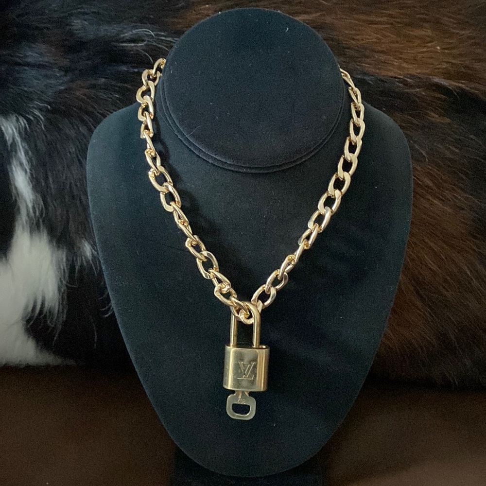 Louis Vuitton authentic lock with key w/gold finished unbranded choker chain